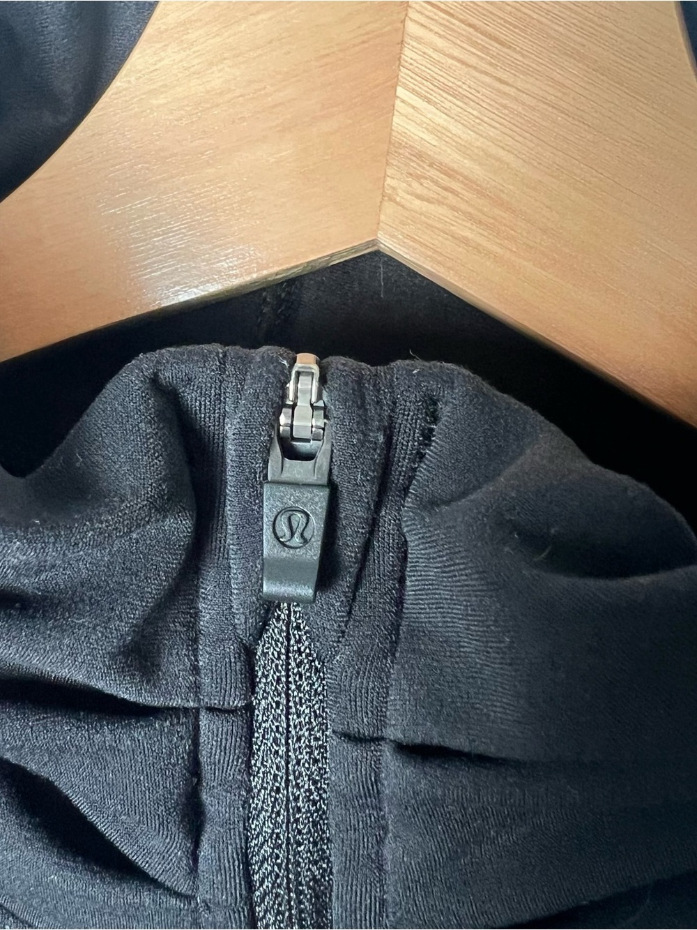 Lululemon Women’s Long Sleeve Half Zip Athletic Pullover Size 4 Black Zip Pocket - Picture 6 of 9